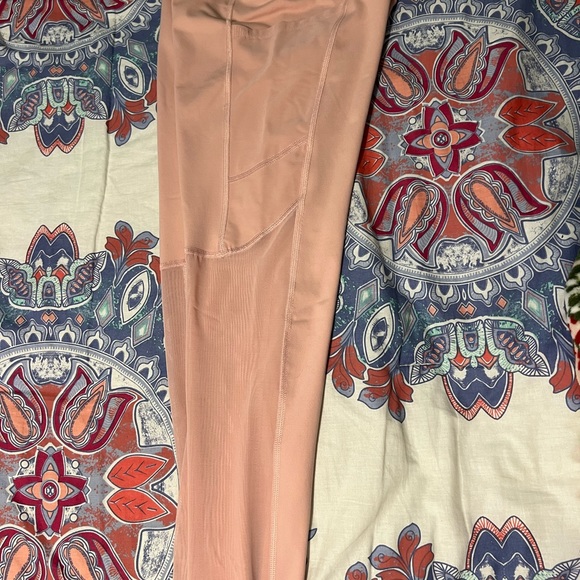 VS Total Knockout Leggings - Picture 2 of 3